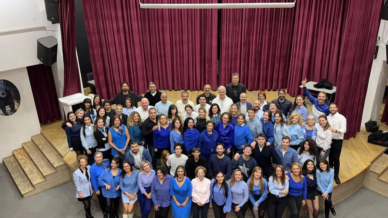 İzmirli bir erkeğin hayalleri sahnede: 7 İzmirli Pürmüz müzikali geliyor