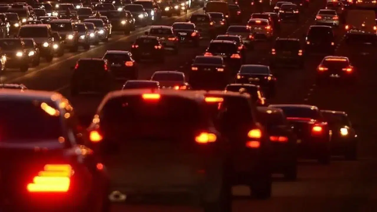 Otomobilde 'reel' çöküş: Talep patladı ama fiyatlar enflasyona yenildi!