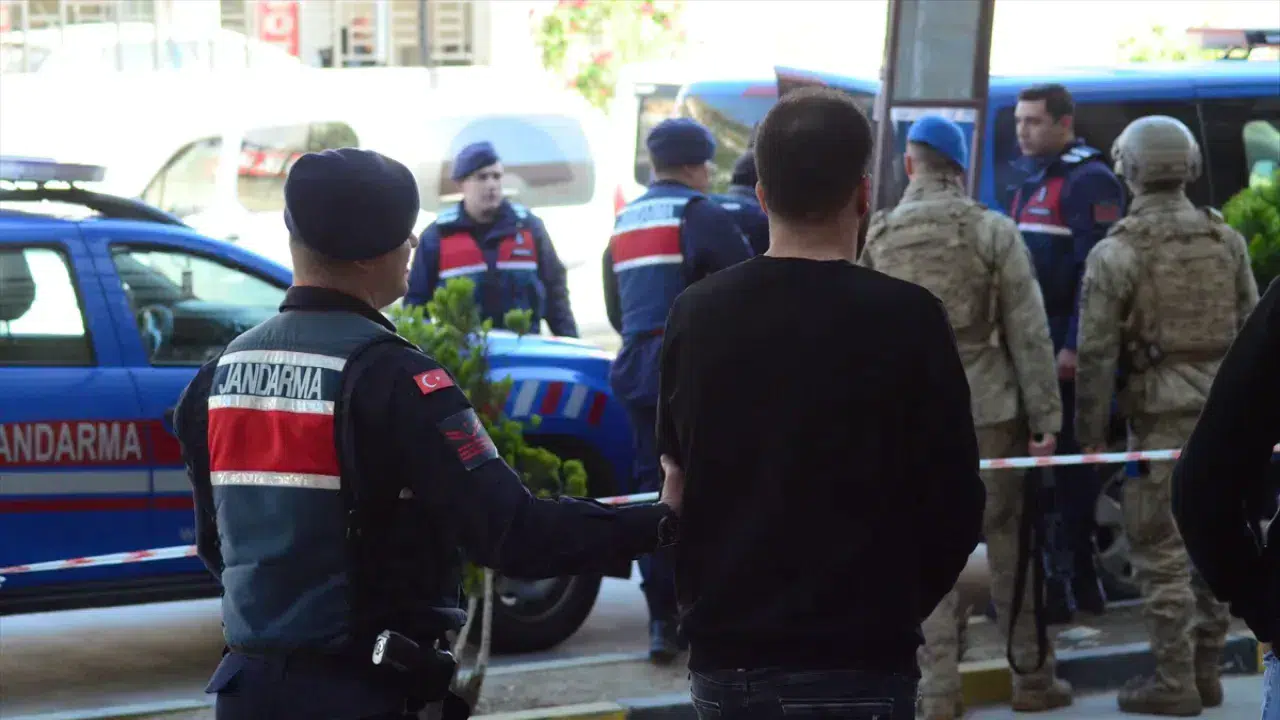 Torbacı ağı çökertildi! Aydın’ın 4 ilçesinde aynı anda şalter indi: İşte o görüntüler