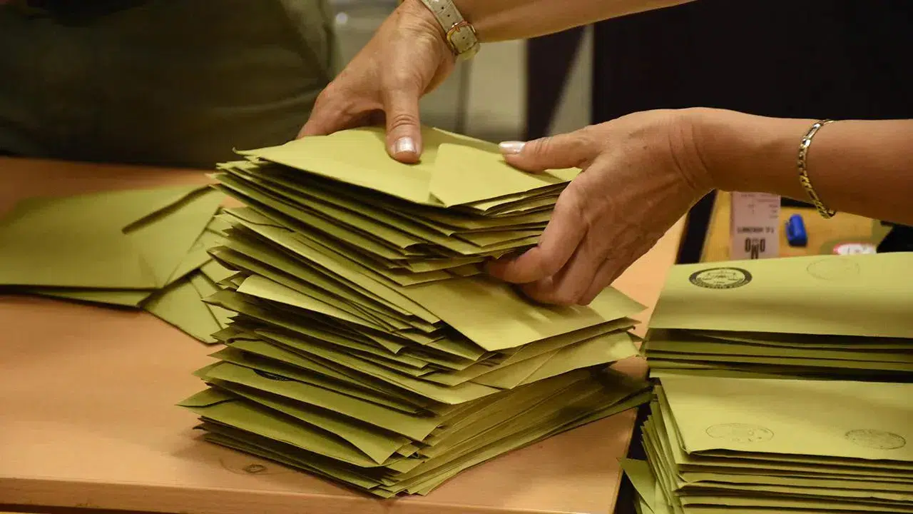 AK Parti’de büyük plan değişti: Seçim tarihi için o tarih işaret edildi!