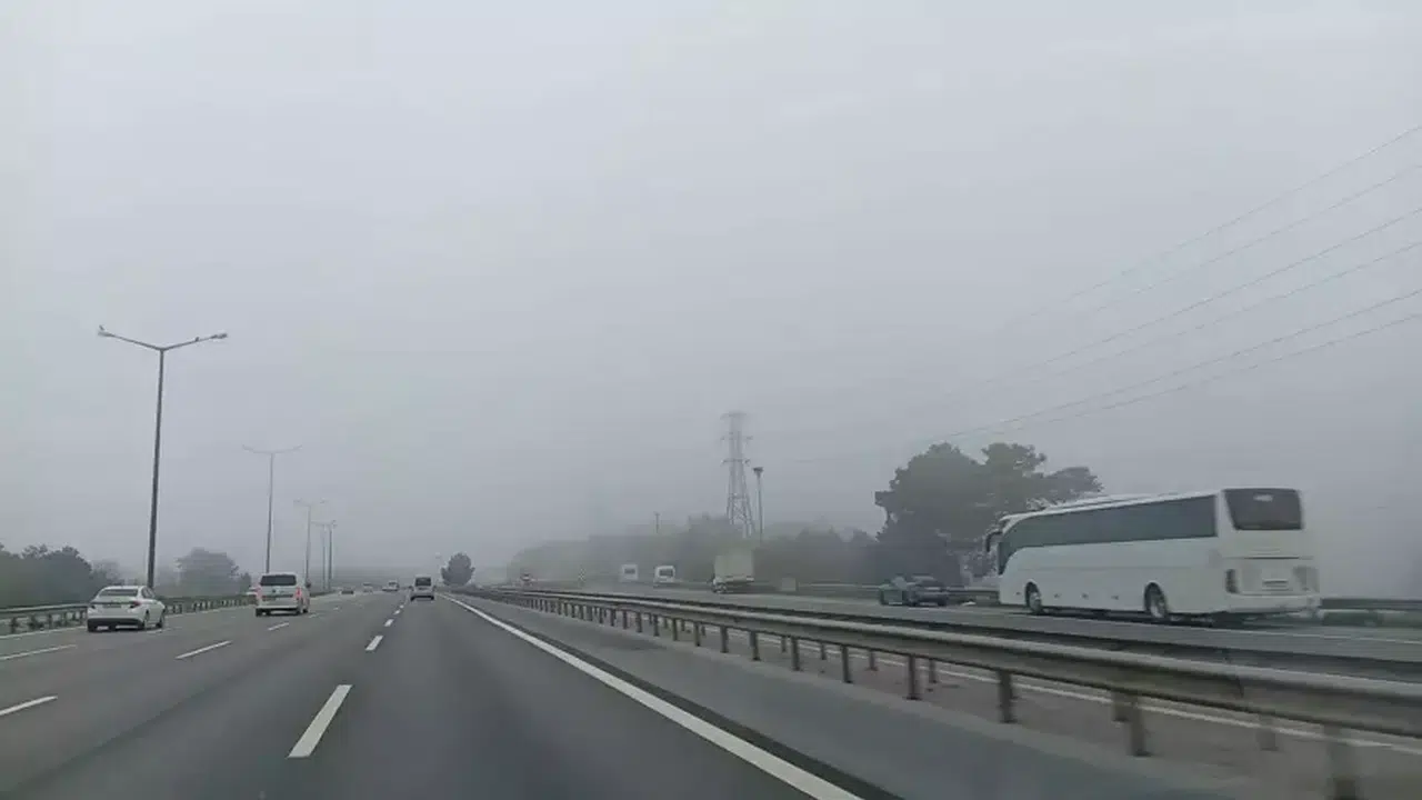 İstanbul beyaza büründü: 10 ilçede hayat durdu, işte o sisten ilk görüntüler!