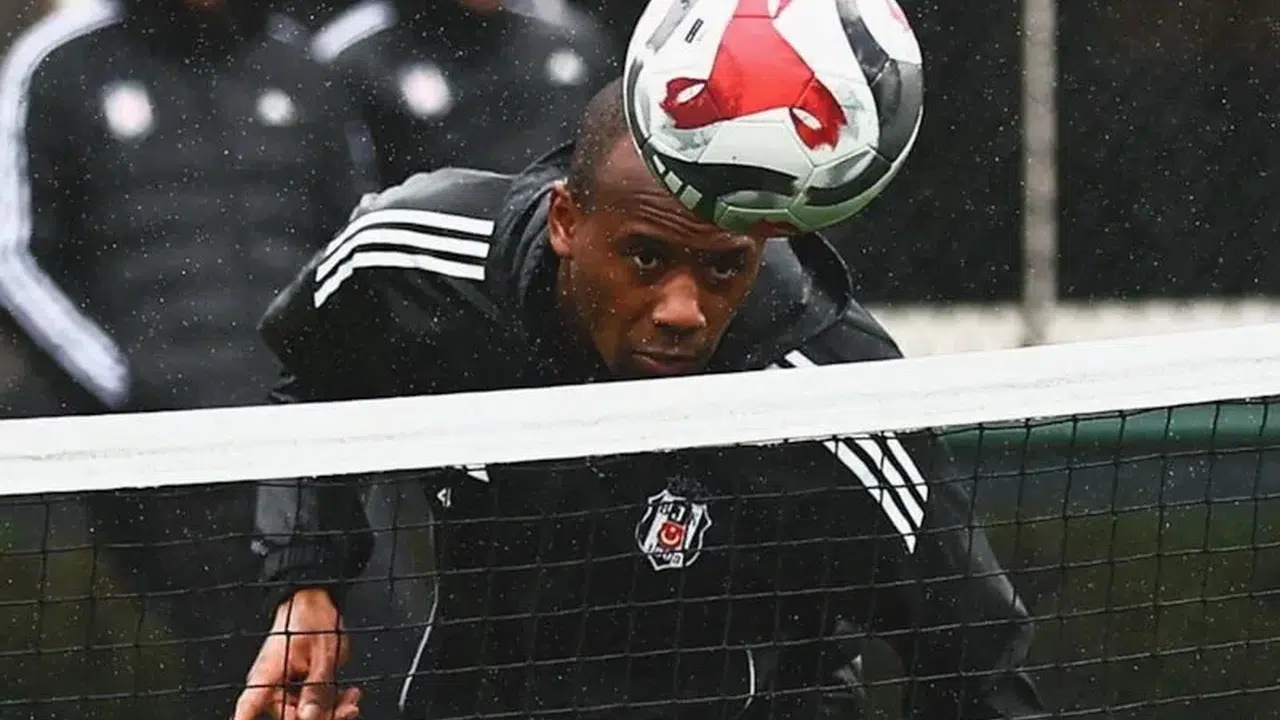 Beşiktaş’ta soyunma odası karıştı! Sergen Yalçın, Tiago Djalo’nun biletini kesti