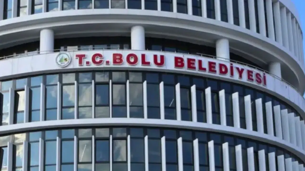 Bolu’da deprem etkisi! Belediye binası kuşatıldı: Şifreli dosyalar ve irtikap çarkı ifşa ediliyor