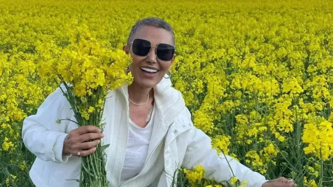 Meme kanseriyle savaşan Serap Paköz stilinden ödün vermiyor: Kemoterapi öncesi çiçekli moral!