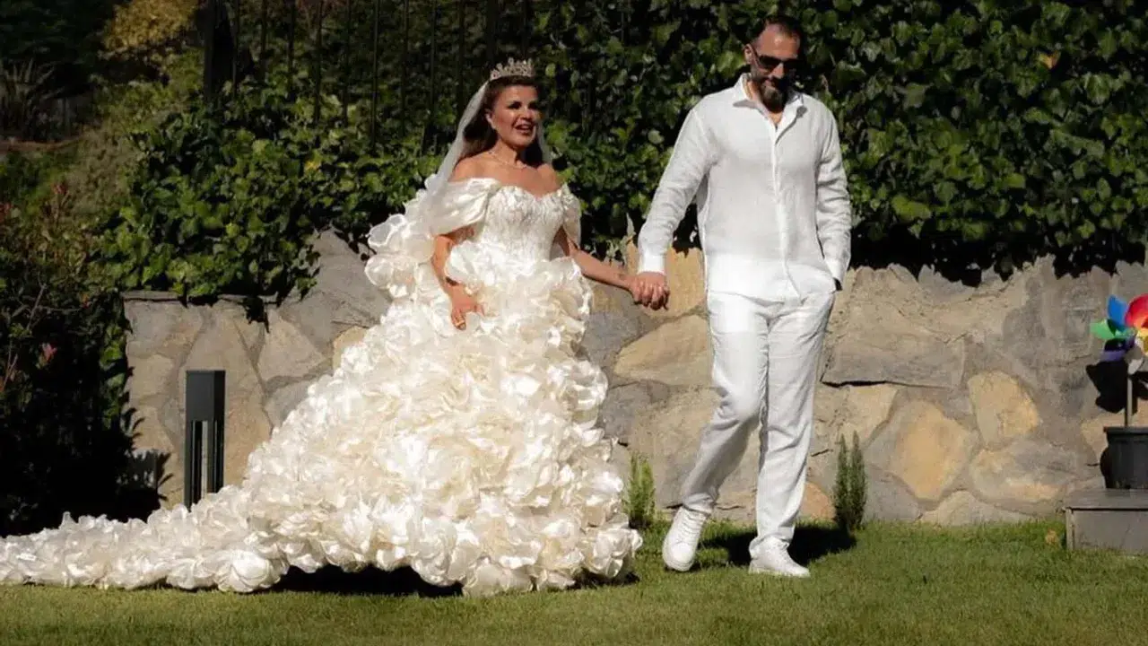 Nuray Sayarı’nın eşi kim, Ahmet Destan kimdir, ne iş yapıyor, kaç yaşında, aslen nereli?