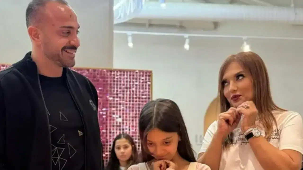 Takipçileri gözlerine inanamadı: Demet Akalın ve doğum günü konseptinde zarif tercih!