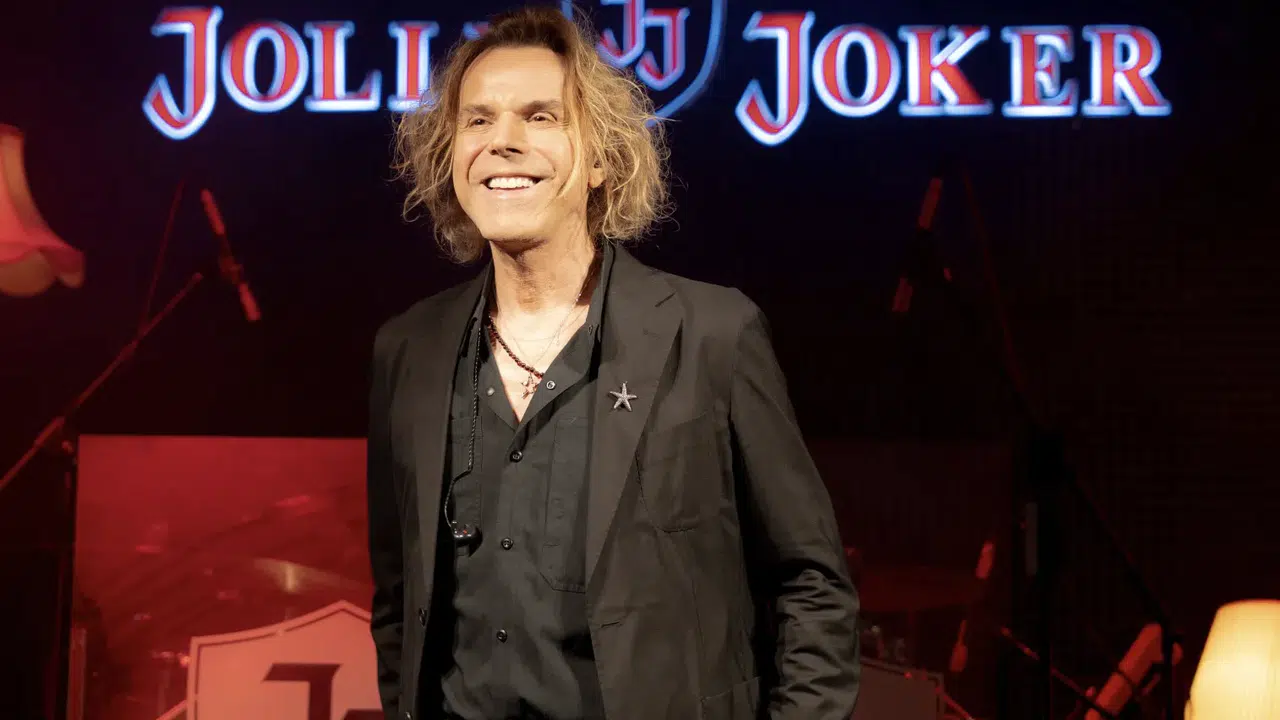 Soner Arıca Bursa'da hayranlarını sahneye aldı: Unutulmaz sürpriz