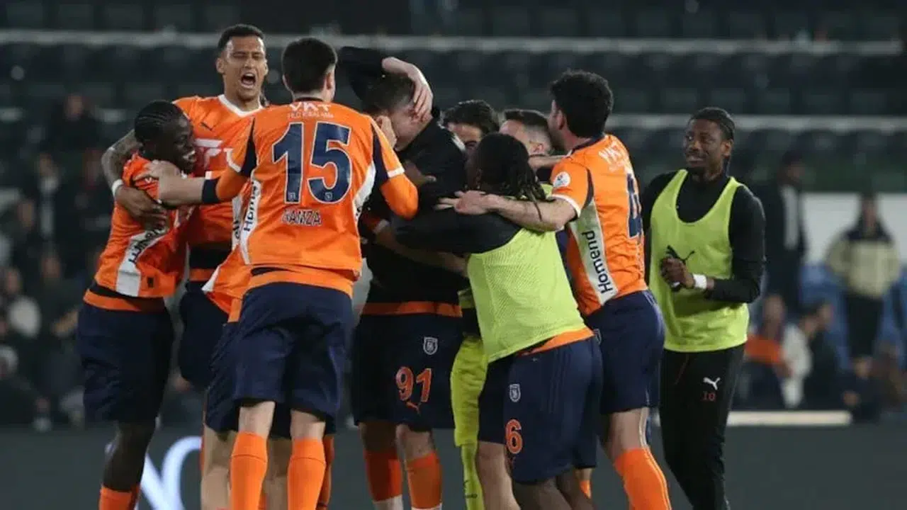 Avrupa rotası yeniden oluşturuldu! Başakşehir 5. sıraya demir attı