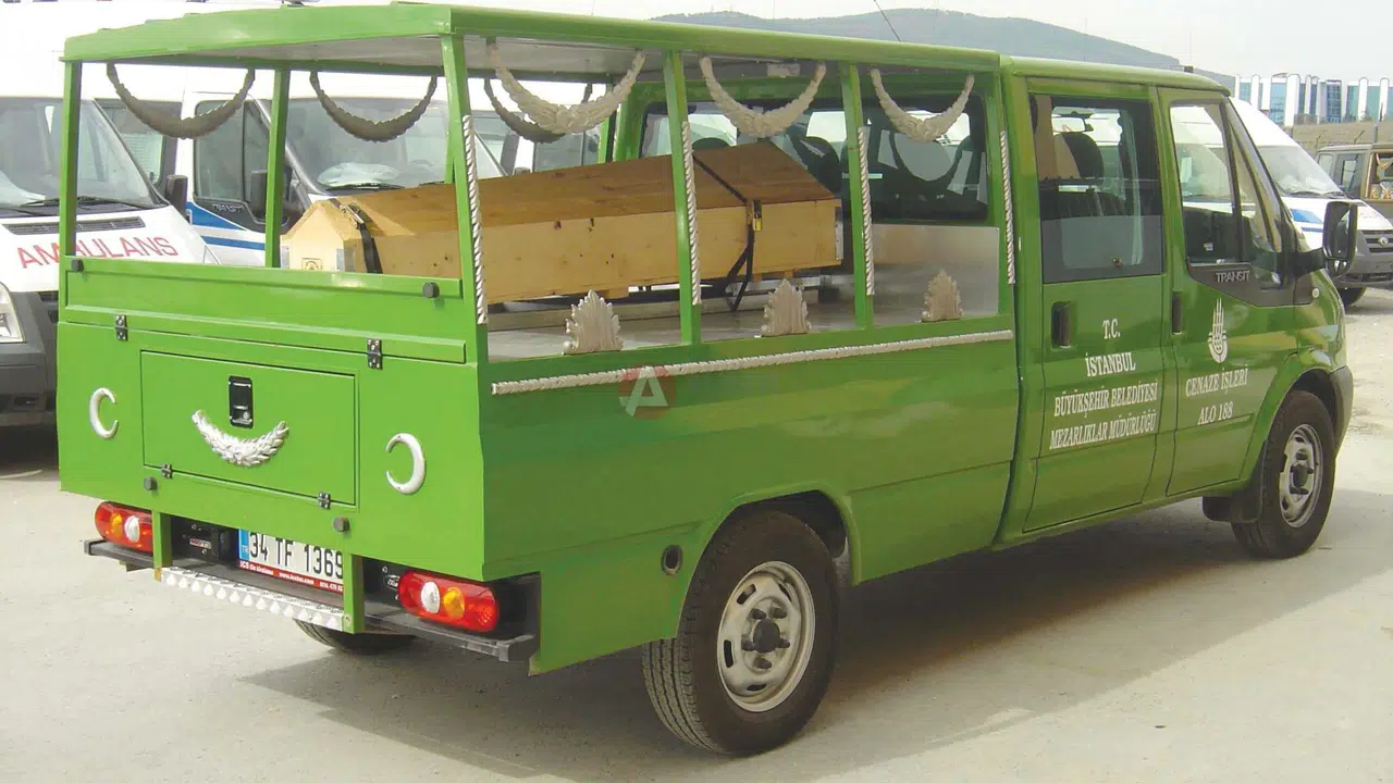 Çöp konteynerlerinde delil avı! Yalnız yaşayan kadın kanlar içinde bulundu