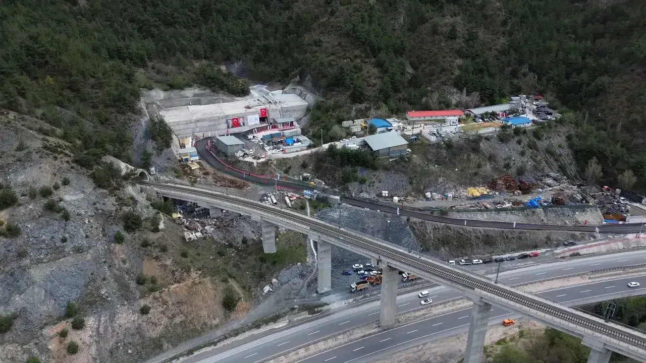 Ankara İstanbul YHT kaç saat sürecek! T26 Tüneli bitince yolculuk süresi kaç dakikaya düşüyor?