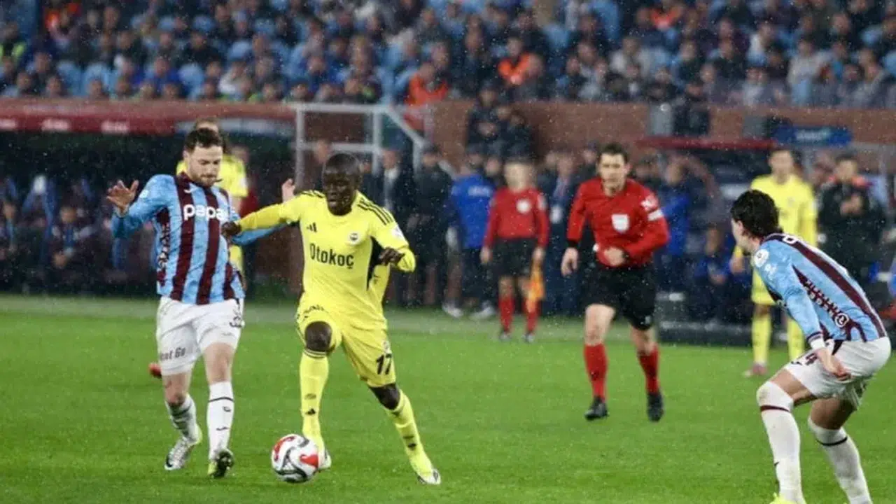 Karadeniz'de Dev Randevu: Trabzonspor Kabusu Galatasaray Karşısında Bitirmek İstiyor!