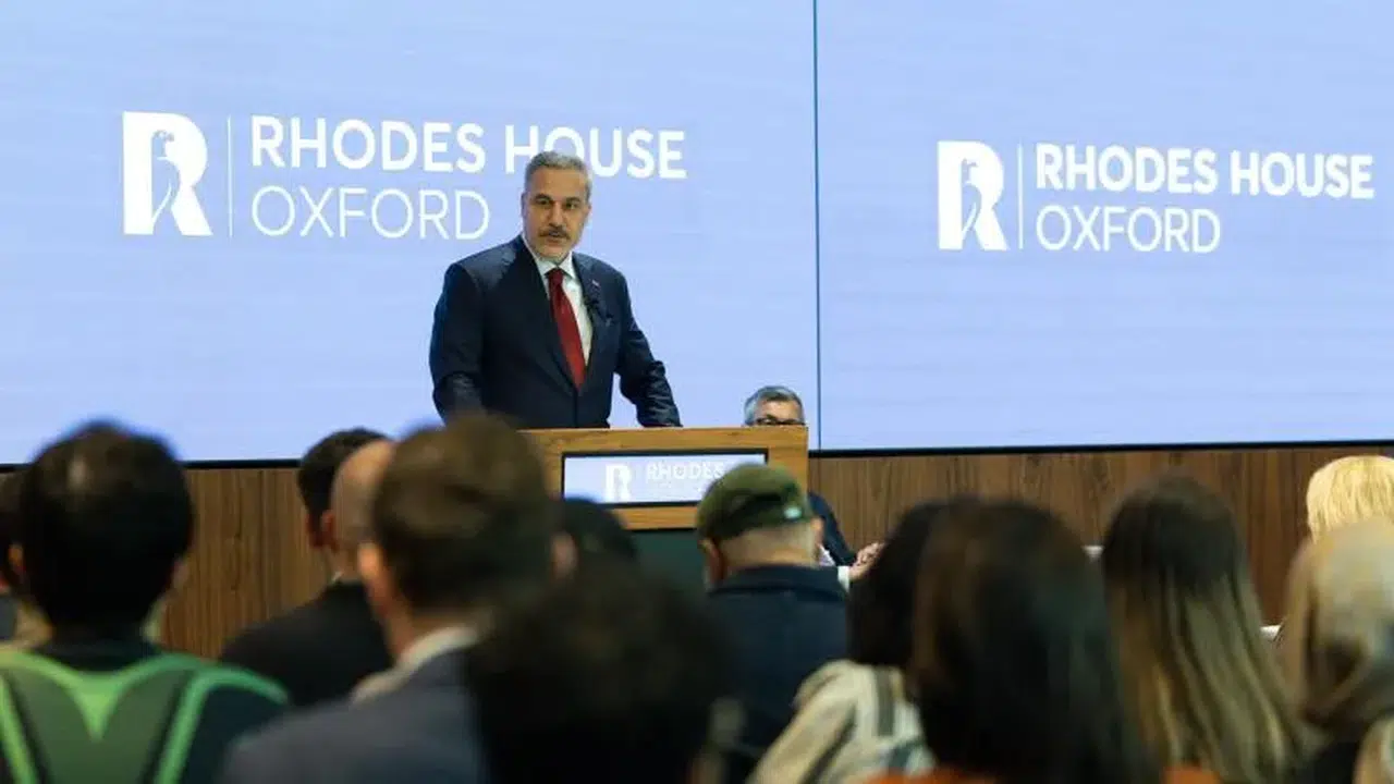 Bakan Fidan’dan Oxford’da gövde gösterisi: 'O dosyayı hallettik!'