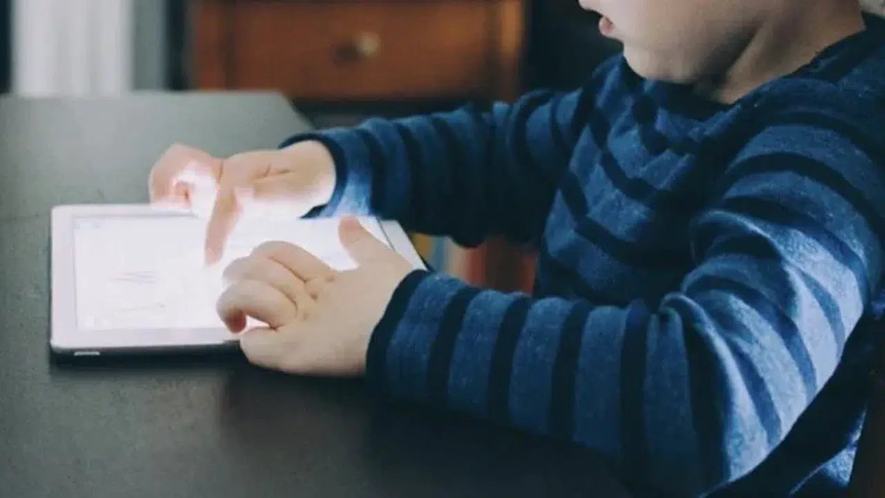 Çocuğunuz sosyal medyada güvende mi? TBMM’den geçen yeni yasa neleri değiştiriyor?