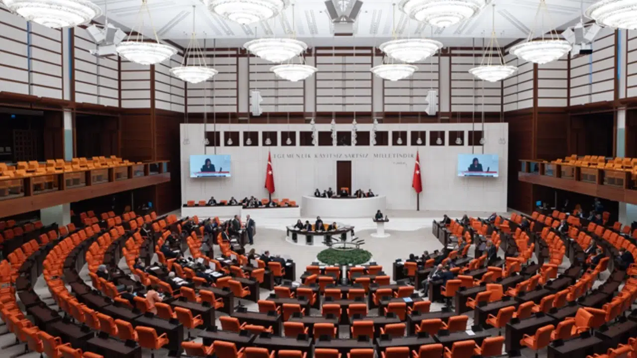 EKONOMİ PAKETİ MECLİS’TEN GEÇTİ Mİ? Yeni düzenlemeler neler, engellilere ÖTV muafiyeti geldi mi, detaylar neler?