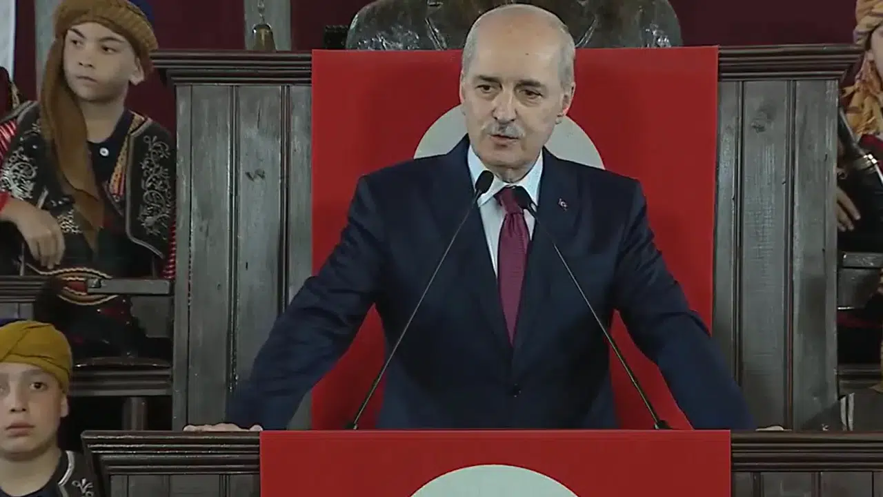 Numan Kurtulmuş'tan dünyaya çağrı:  Çocukların omuzundaki yükü bitireceğiz!