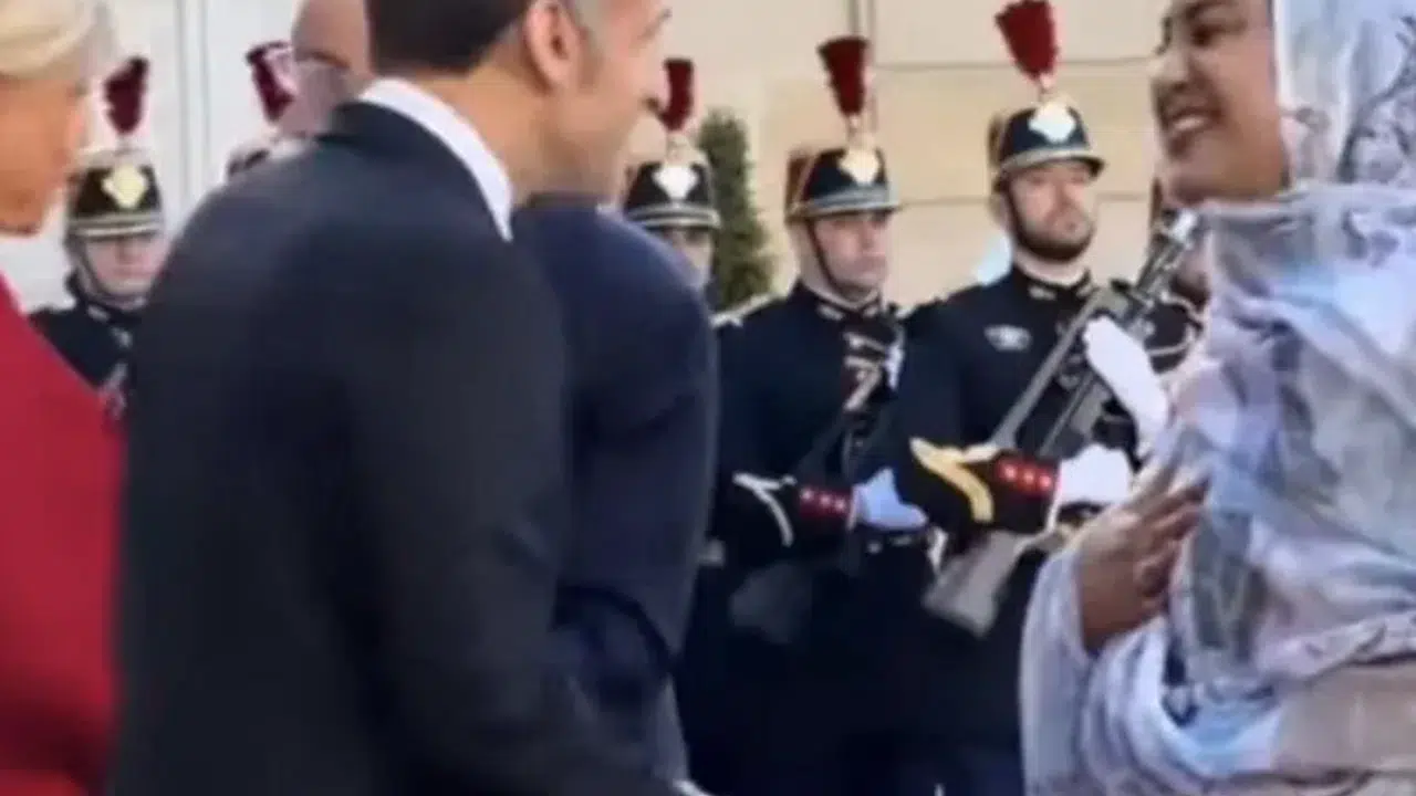 Paris’te diplomatik şok: Moritanya First Lady’sinden Macron’a 'tokalaşma' reddi!