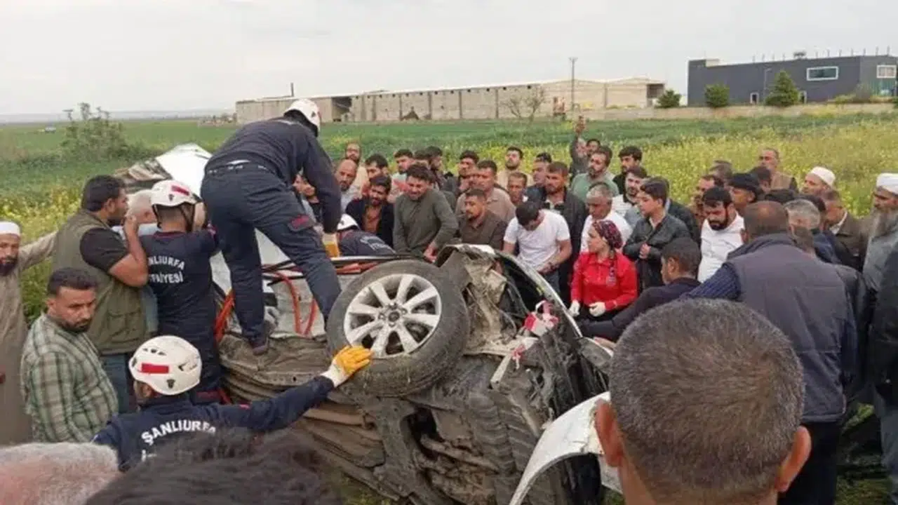 Akçakale yolunda feci çarpışma: 15 ve 17 yaşındaki genç fidanlar hayattan koparıldı!