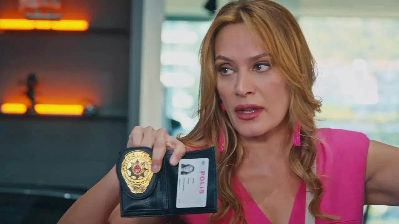 Arka Sokaklar Candan Müdür öldü mü, Ebru Cündübeyoğlu diziden ayrıldı mı, ameliyatta ne oldu?