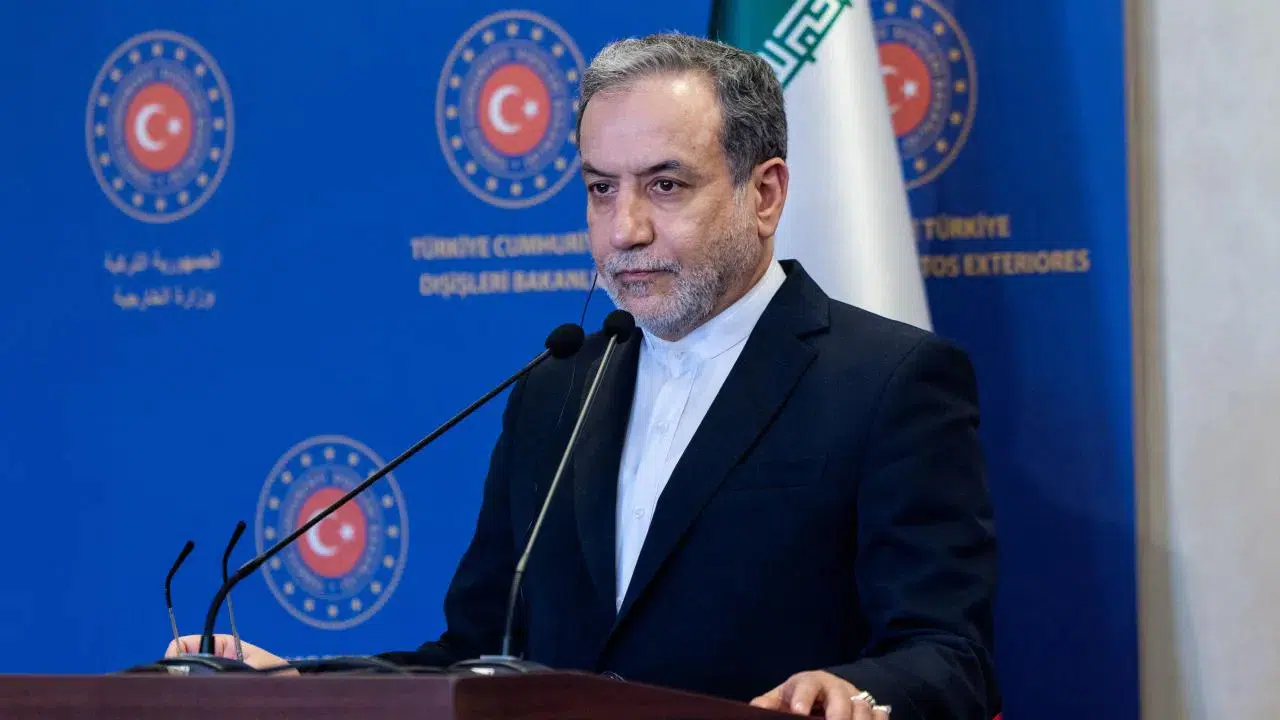 Arakçi Pakistan’dan Dünyaya seslendi: Savaşa son verecek plan masada!