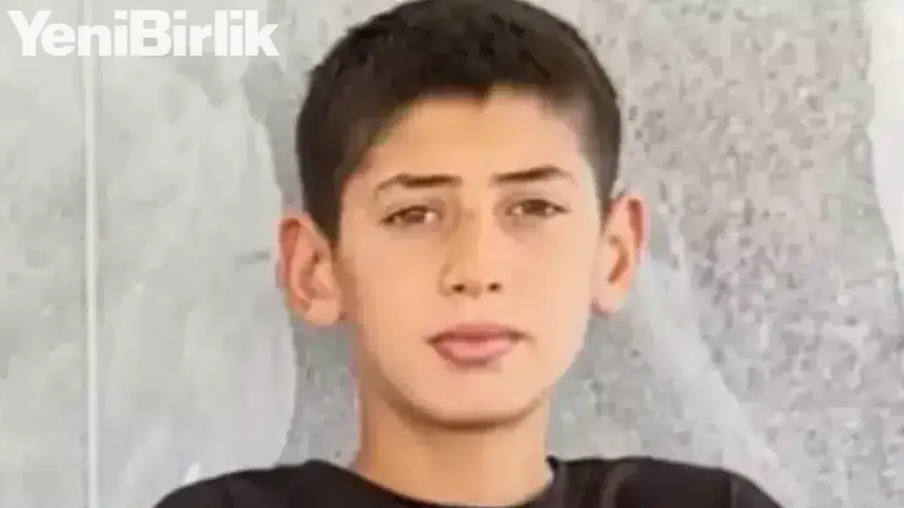 Oyun Oynarken Can Verdiler! Üzerine Çıktıkları Kaya Kuzenleri Ezdi