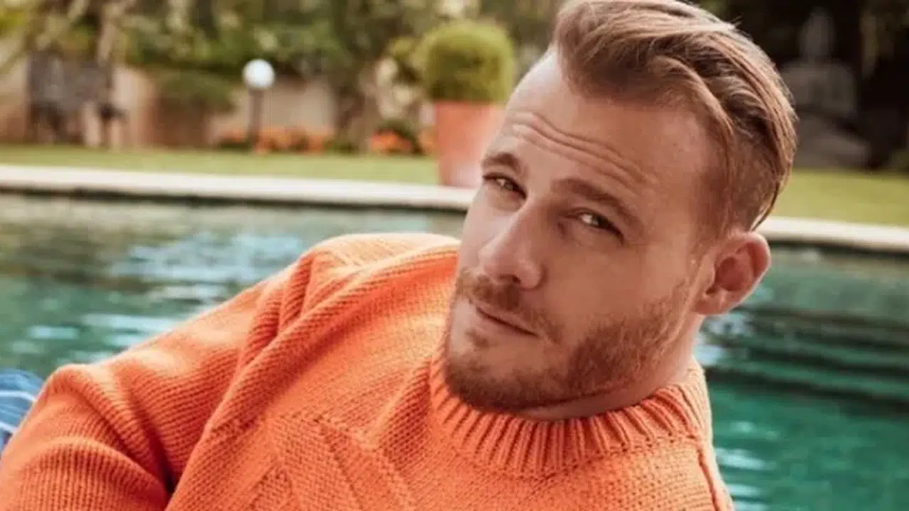 Genetik kodları şaşırttı! Kerem Bürsin'in annesiyle olan karesine yorum yağdı!