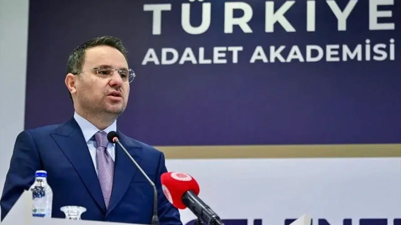 Sokaklarda temizlik başladı: Adalet Bakanı Gürlek 'bayğaralar' çetesinin fişini çekti!