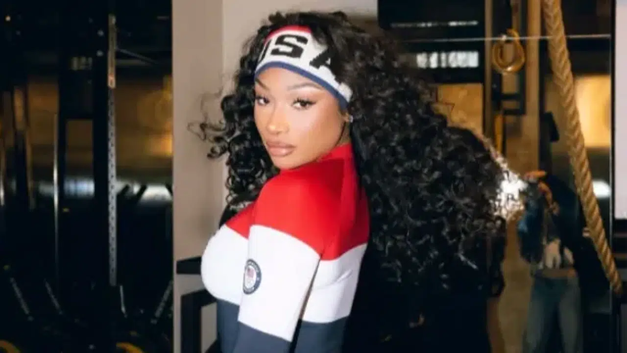 New York’ta Korku Dolu Dakikalar! Grammy Şampiyonu Megan Thee Stallion Sahnede Yıkıldı!