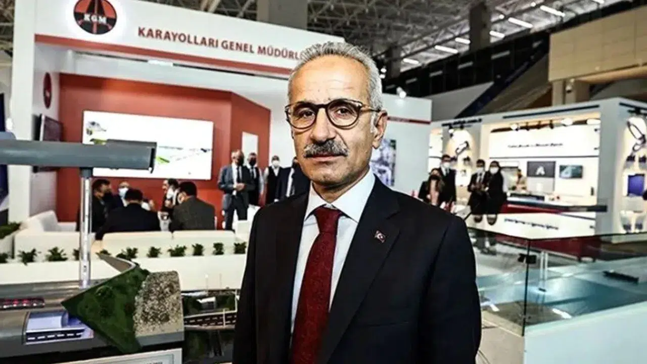 Türkiye'nin ilk hızlı treni saatte 225 kilometre hıza ulaştı