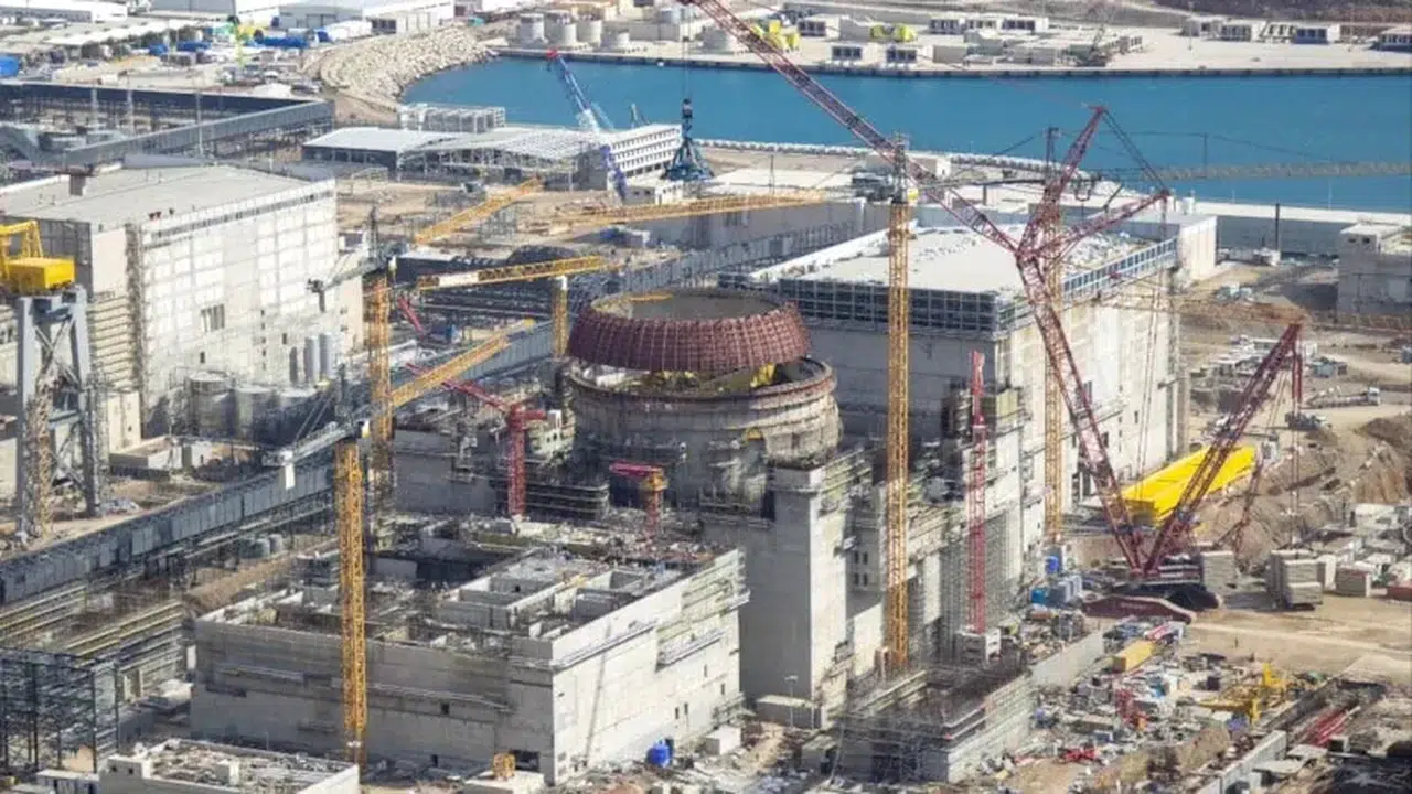 Akkuyu’da dev operasyon: 141 tonluk dev yapı milimetrik hassasiyetle yerleştirildi!