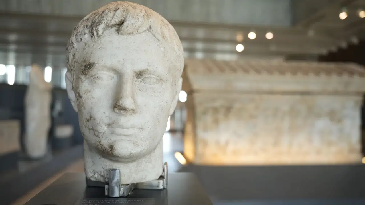 Roma’da Anadolu rüzgarı: Troya efsanesi 221 eserle Kolezyum’a taşınıyor!