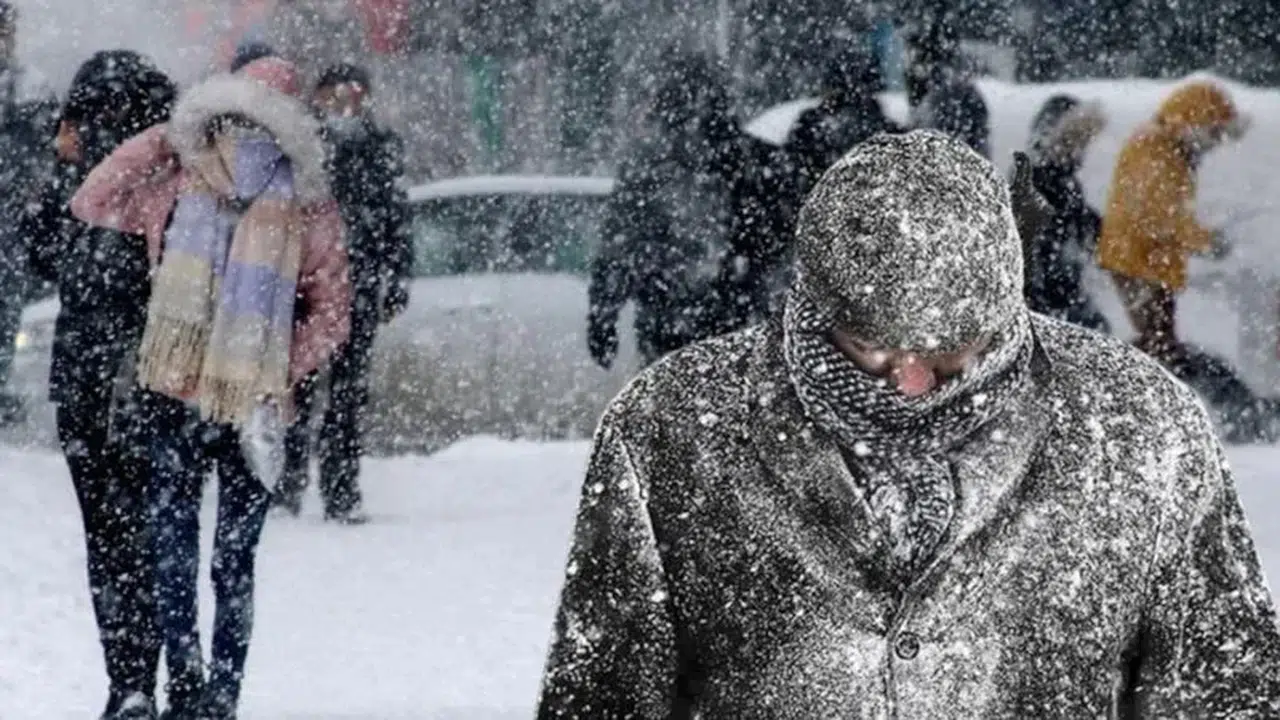 Bahar bekleyenlere kar şoku! Meteoroloji tarih verdi: O illerde lapa lapa kar yağacak!