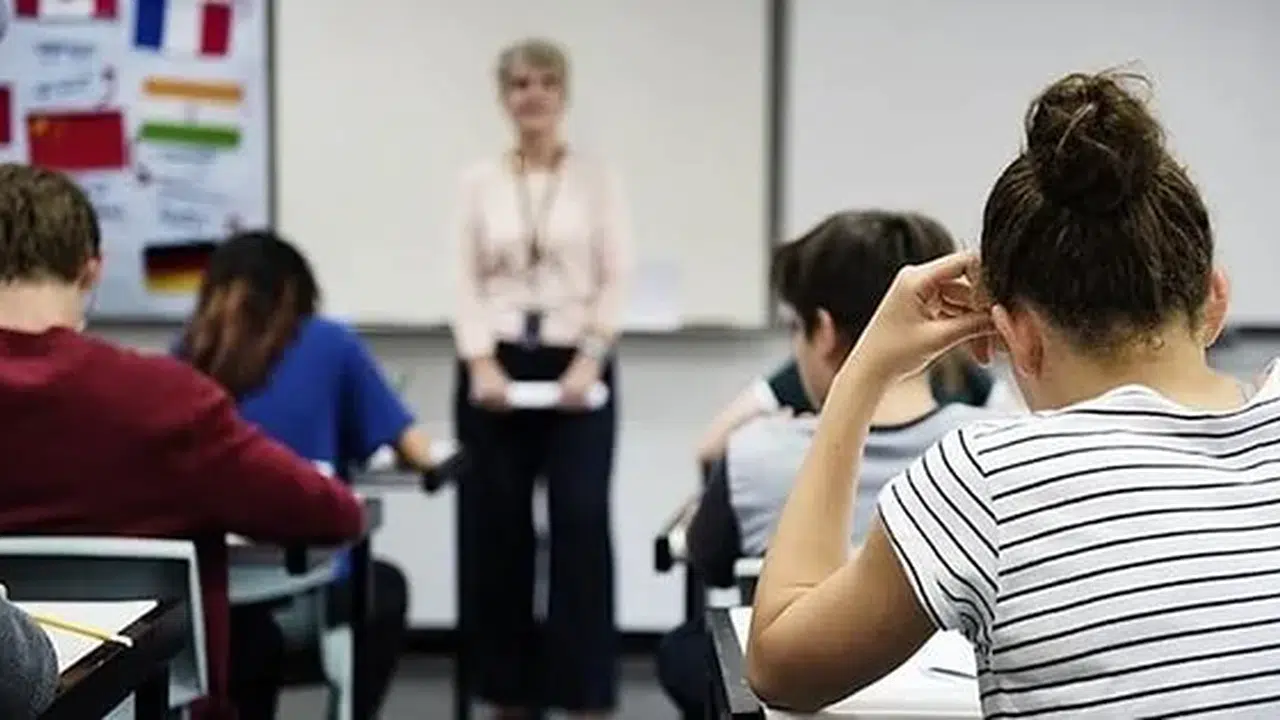 MEB SINAV GÖREV BAŞVURUSU BAŞLADI MI 2026? Salon başkanı ücreti kaç TL, gözetmen ne kazanacak, son başvuru tarihi ne?