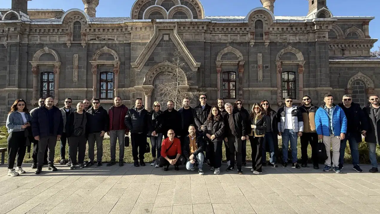 HDI Sigorta’nın Güçlü Kahramanları Kars’ın tarihi atmosferinde buluştu