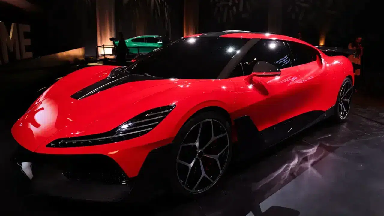 Asfaltın yeni hakimi: Roket etkili Nebula Next 01 tanıtıldı, rakipler titriyor!