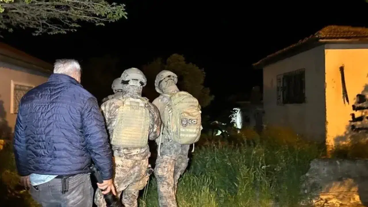 Yardım çığlığına gittiler, kurşunların hedefi oldular: Uşak'ta polise pompalı tüfekli saldırı!