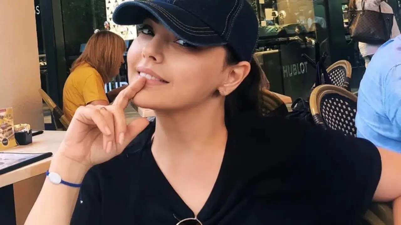 Ebru Gündeş’ten şok itiraf: 'Ameliyat oldum, 10 yaş gençleştim!'