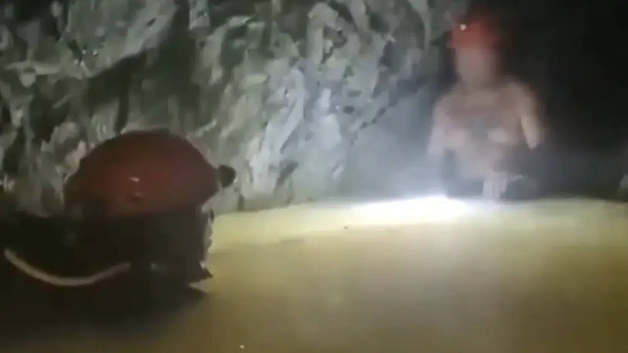 300 metre derinde ölüme 312 saatlik çalım: Işığı sönmedi, umudu bitmedi!