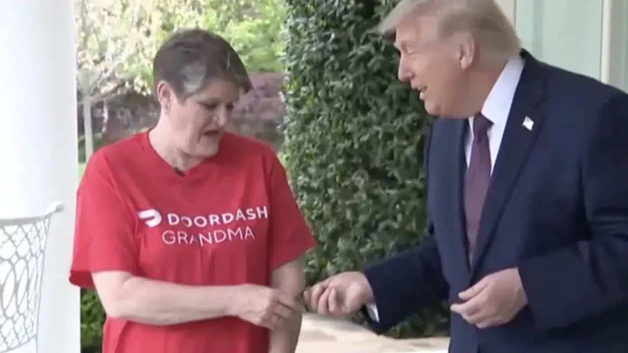 Beyaz Saray’da 'hamburger' diplomasisi: Trump’tan kuryeye 100 dolarlık sınav!