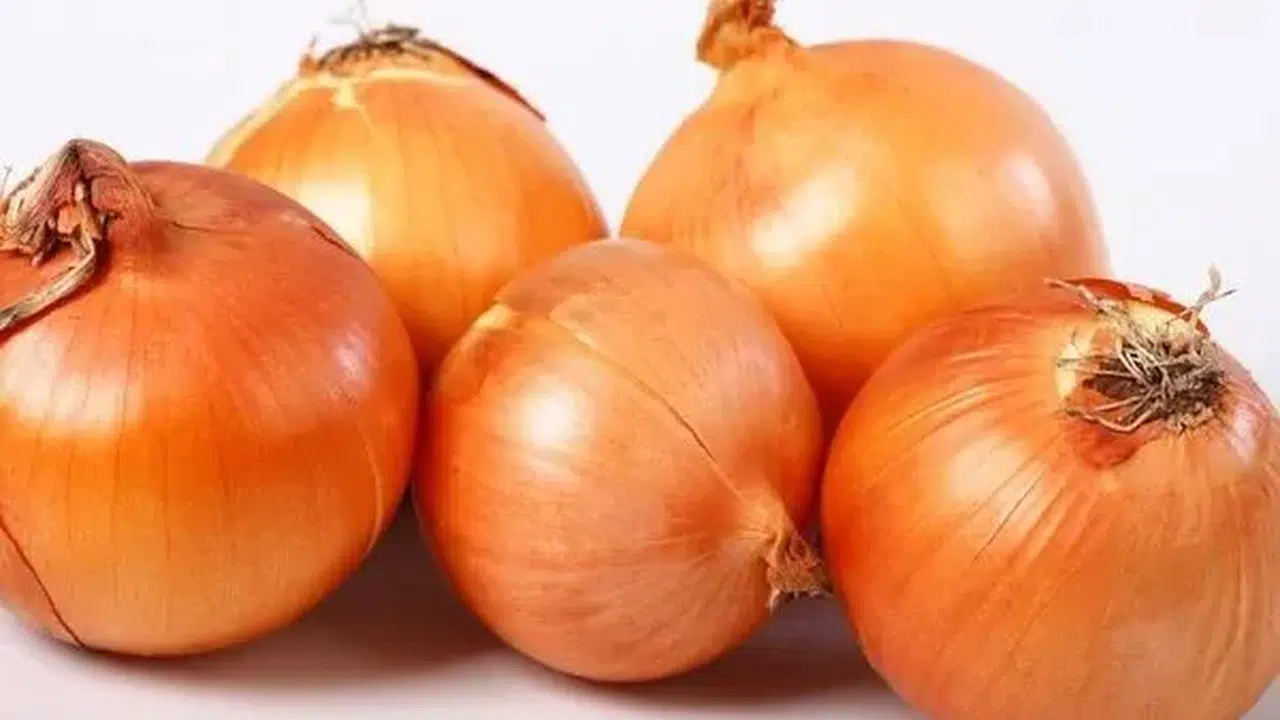 Soğan kokusu nasıl geçer, ağız kokusunu gideren en etkili ve doğal yöntemler nelerdir?