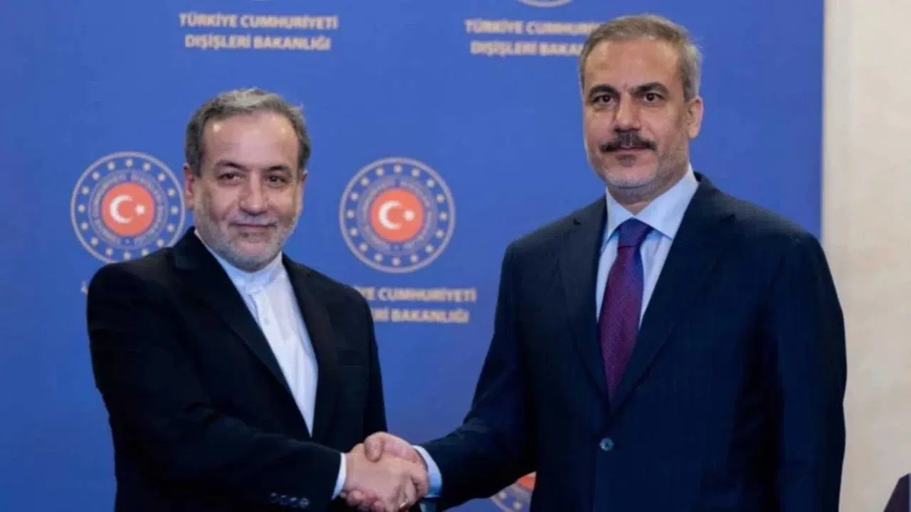 Hakan Fidan ile Abbas Arakçi arasında nükleer müzakere diplomasisi