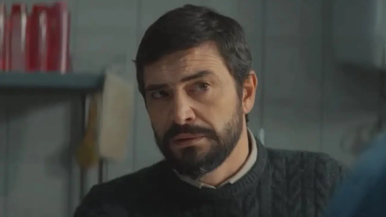 Ahmet Kural'ın dizisinde büyük değişim! Gassal 3. sezon şarkılarını kim söylüyor? Duyunca şaşıracaksınız!