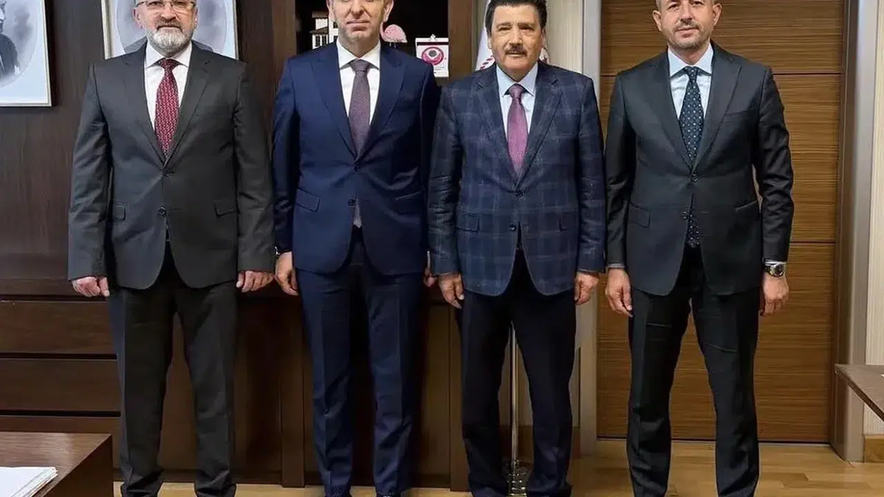 Flaş iddia: CHP’li Belediye Başkanı ve Meclis Üyeleri AK Parti yolunda!