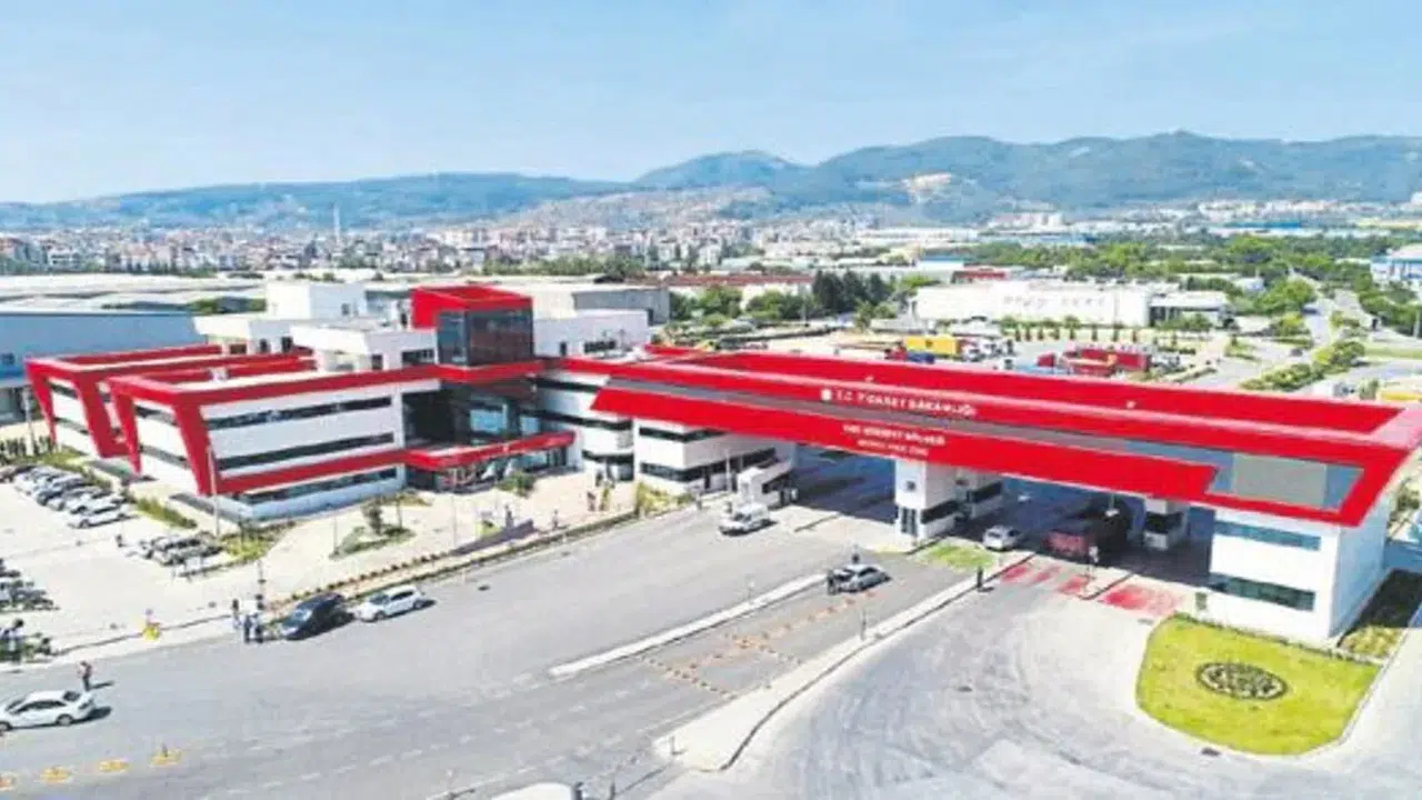 Ege Serbest Bölgesi'nden ilk çeyrekte 826 milyon 850 bin dolarlık ihracat