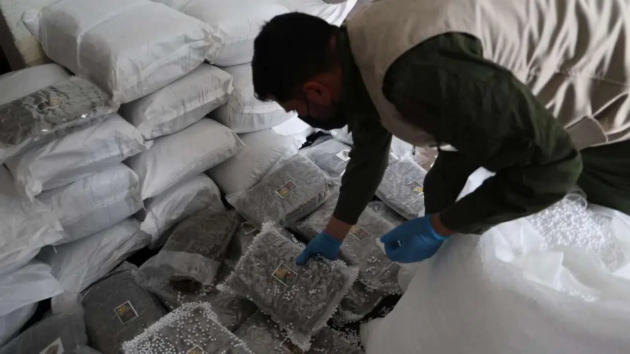 Sınırda nefes kesen operasyon: Milyonlarca uyuşturucu hap böyle ele geçirildi