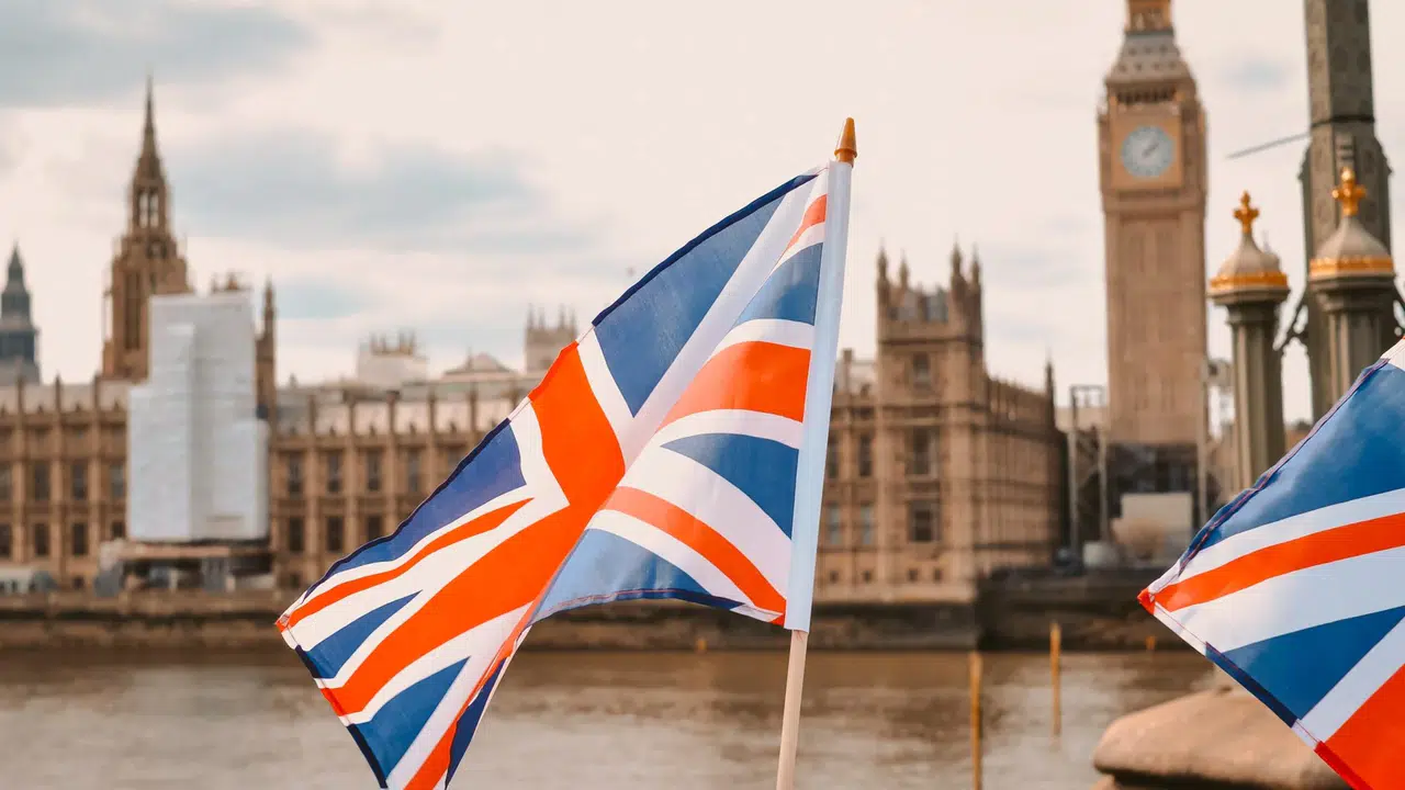 İngiltere'den Trump'a 'boğaz' resti: 'Bu savaşa sürüklenmeyeceğiz!'