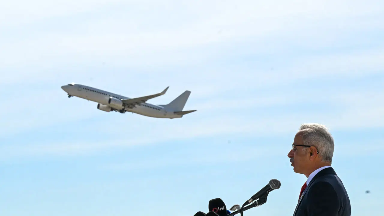 Uçak yolcusu sayısı İstanbul nüfusunu devirdi: Bir ayda 16 milyon kişi uçtu!