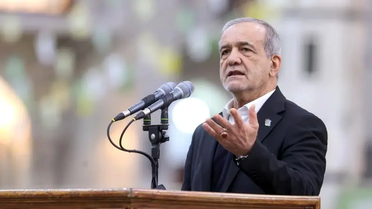 Pezeşkiyan'dan ABD'ye Hürmüz resti: 'Deniz ablukas…