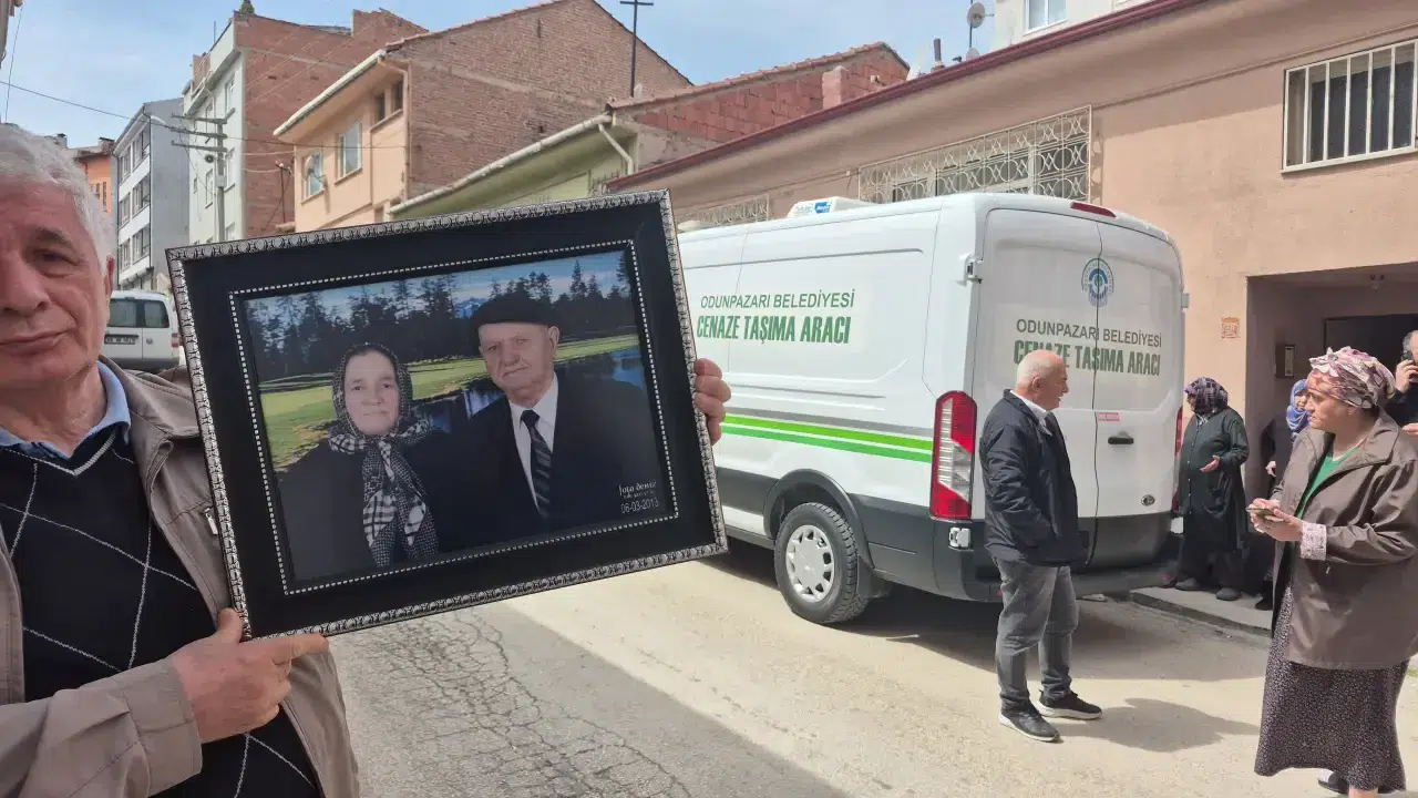 Eskişehir'de 70 yıllık evli çift 24 saat arayla hayatını kaybetti!