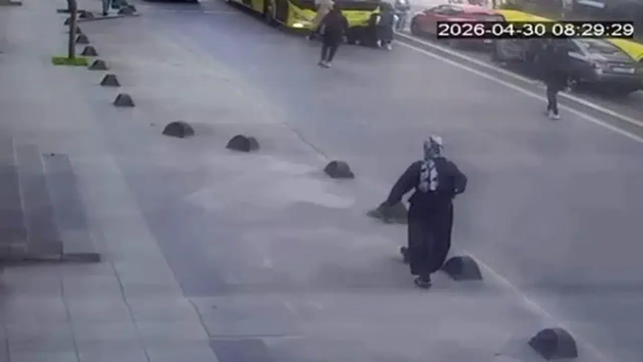 Bağcılar’da İETT faciası! 12 yaşındaki ecrin otobüsün altında metrelerce sürüklendi