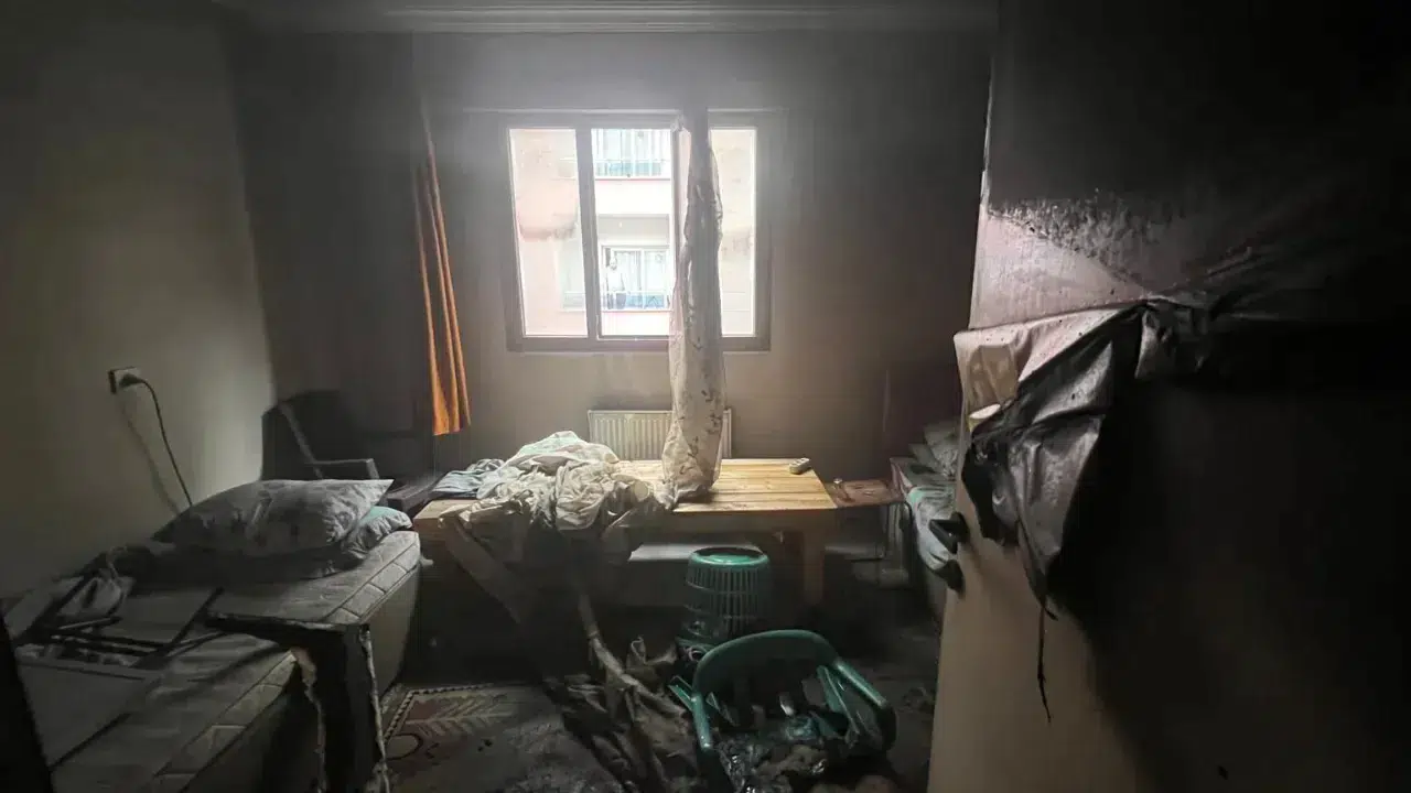 Linçten kurtuldu, ecelden kaçamadı! Manisa adliye kapısında şok ölüm